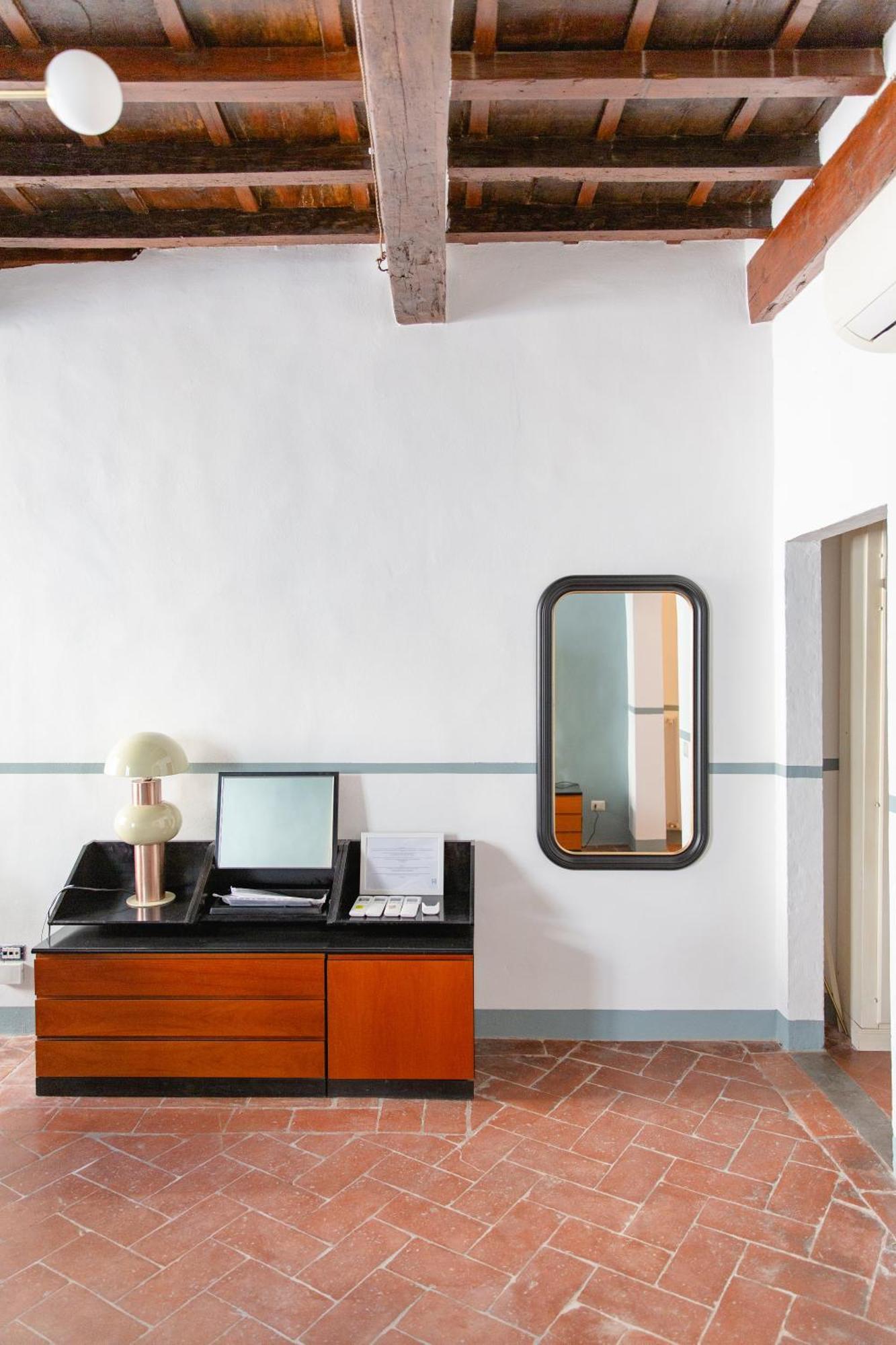 Stunning & Sunny Near Piazza Santo Spirito Apartamento