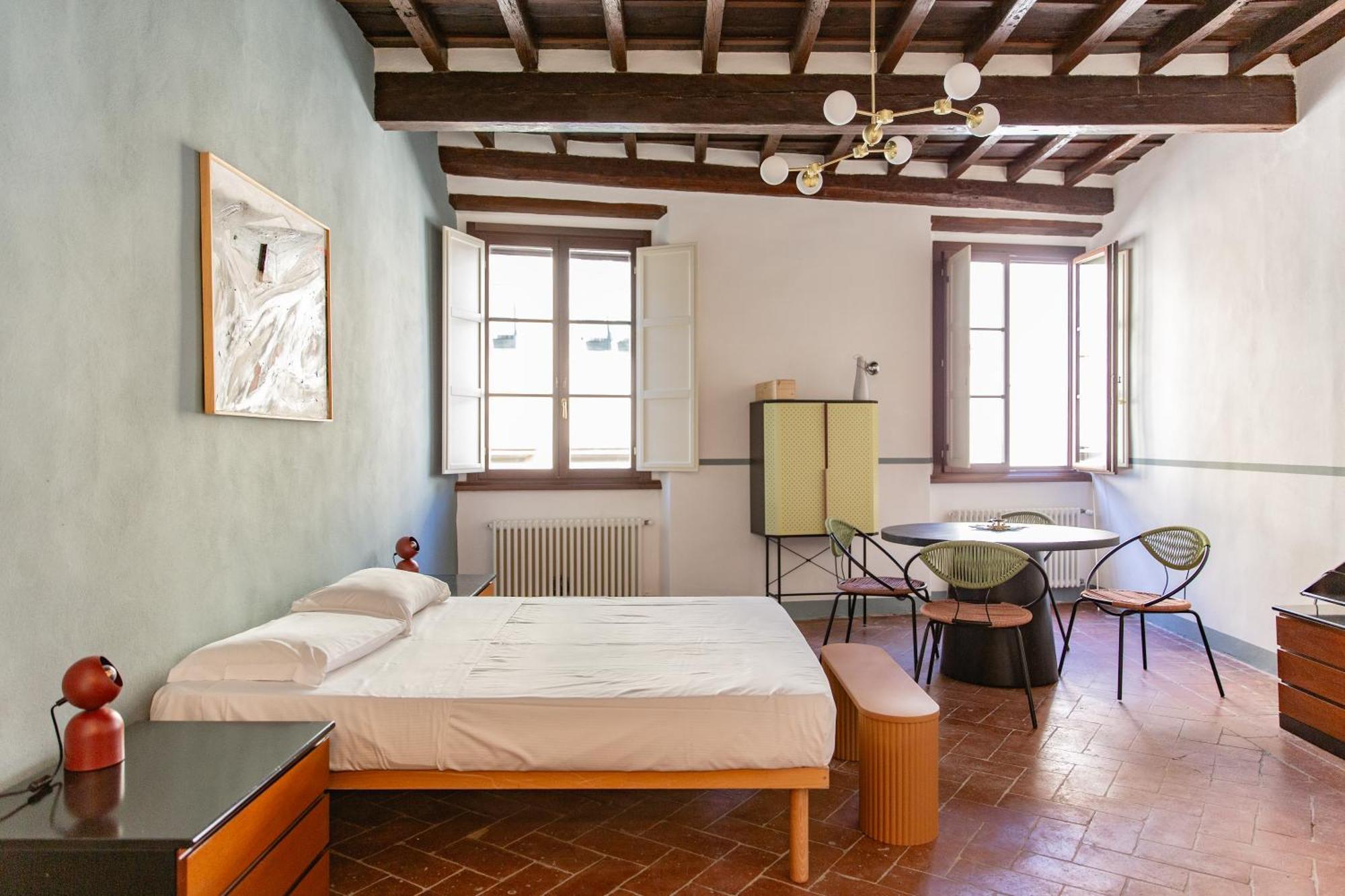 Stunning & Sunny Near Piazza Santo Spirito Apartamento *