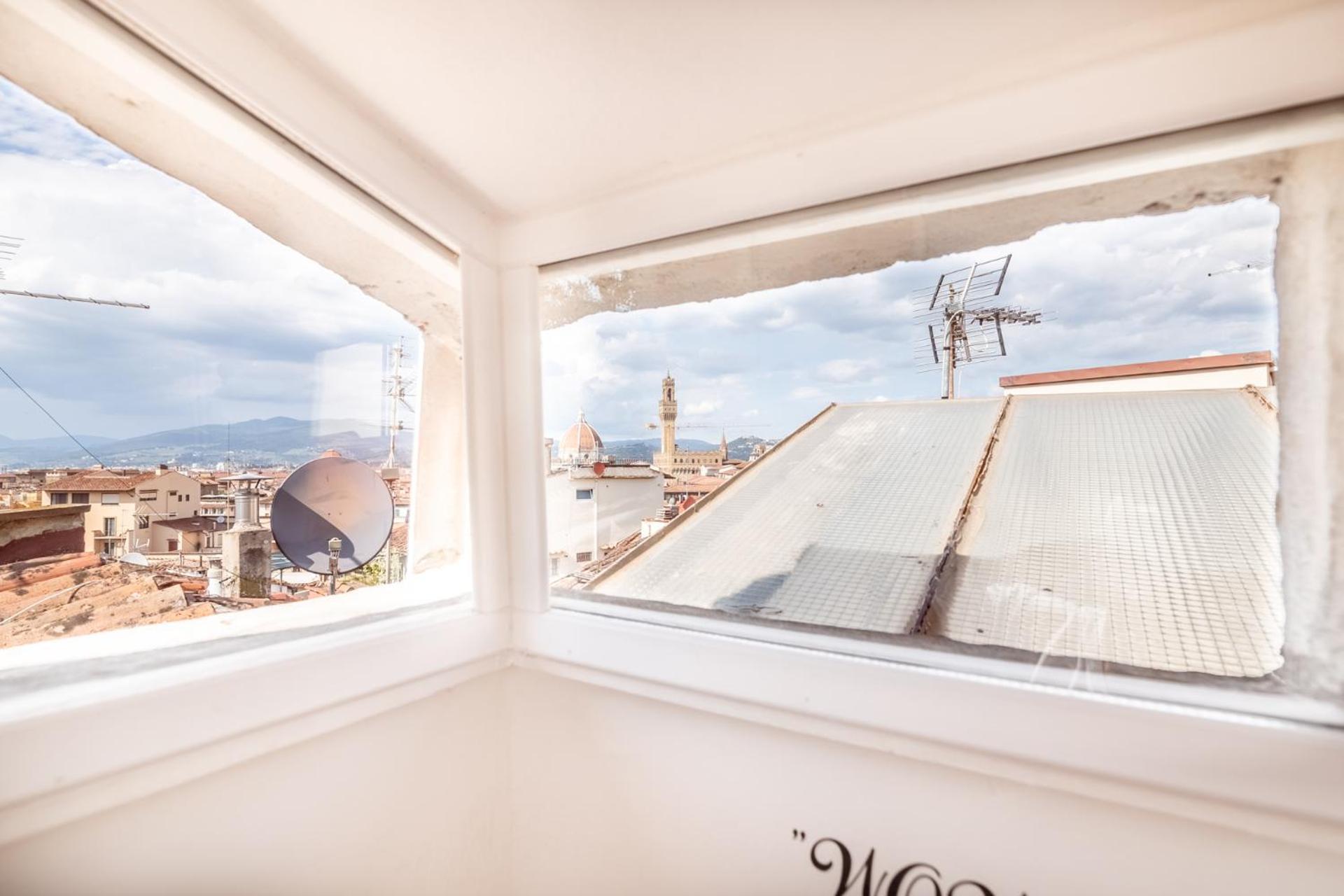 Costa61 Window - 200mt Ponte Vecchio Apartment *