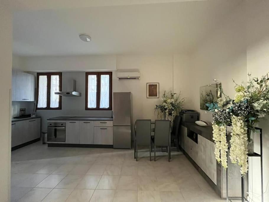 Bilocale Confortevole A Due Passi Dalla Stazione Apartment Florenz