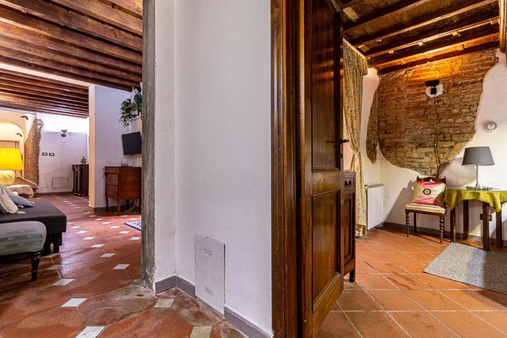 Apartment The Ancient Serragli Court Florenz