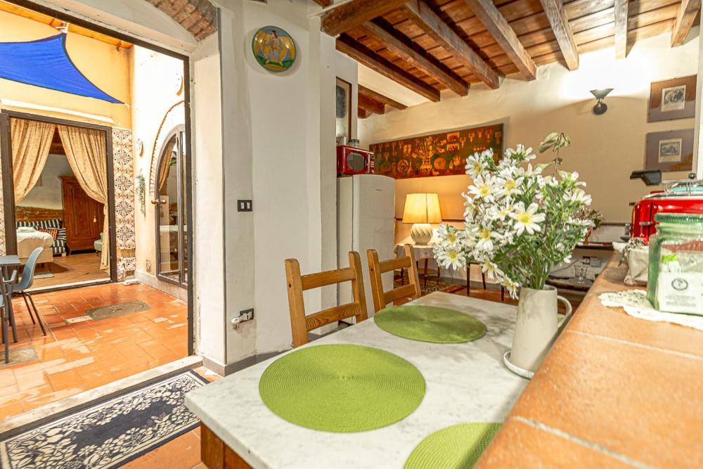 Apartment The Ancient Serragli Court Florenz