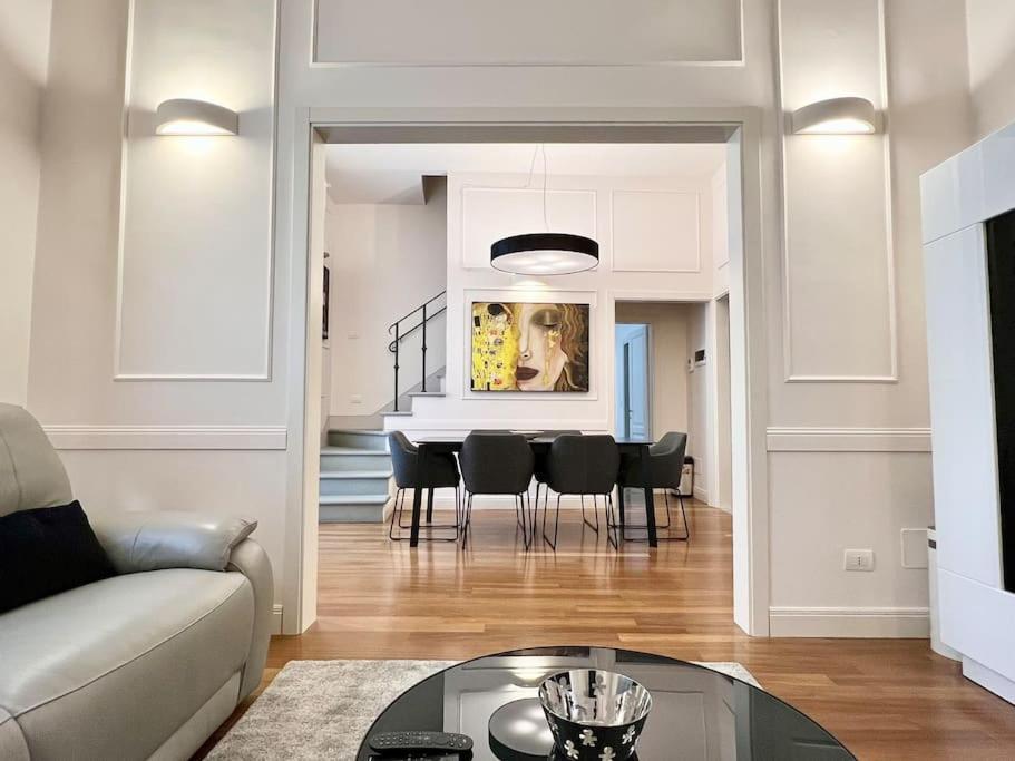 Charming Penthouse Near Duomo Appartement