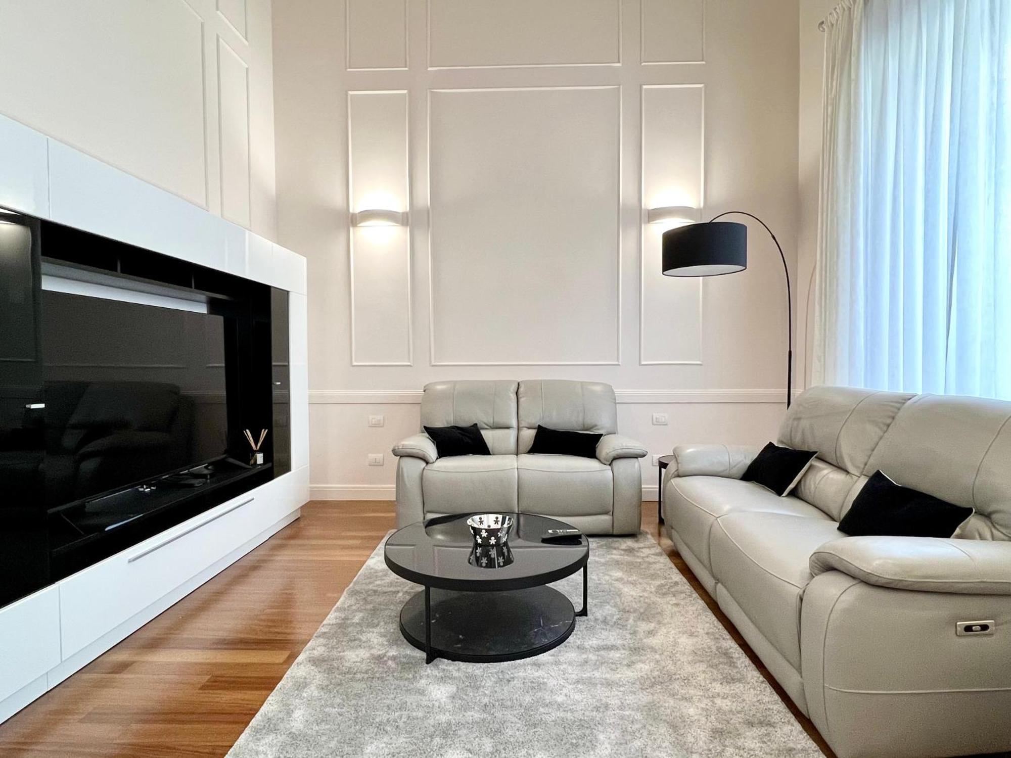 Appartement Charming Penthouse Near Duomo *