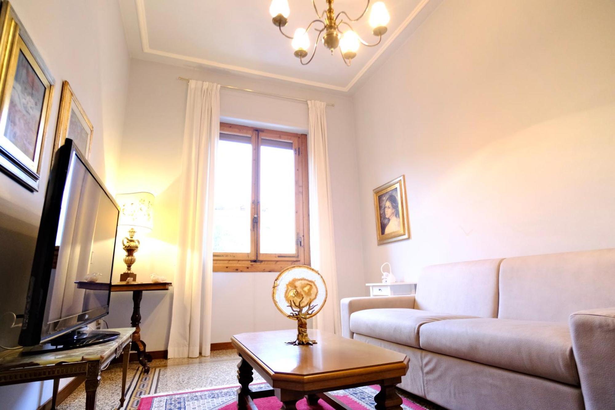 Boccaccio Boutique * Florence