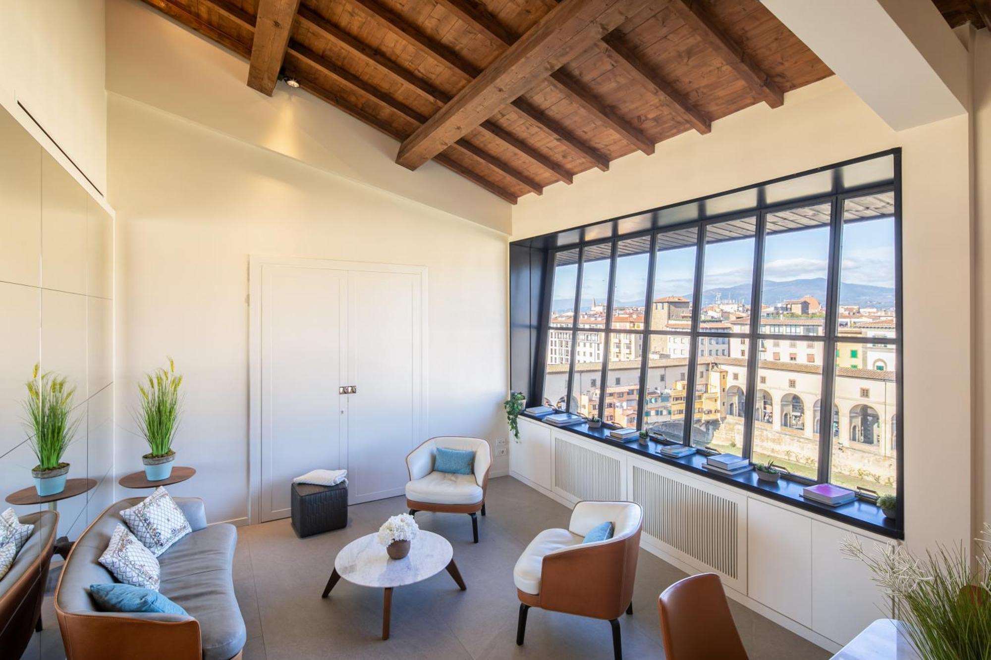 Apartment Attico Ponte Vecchio Vista Duomo+parking+terrazzo Florenz