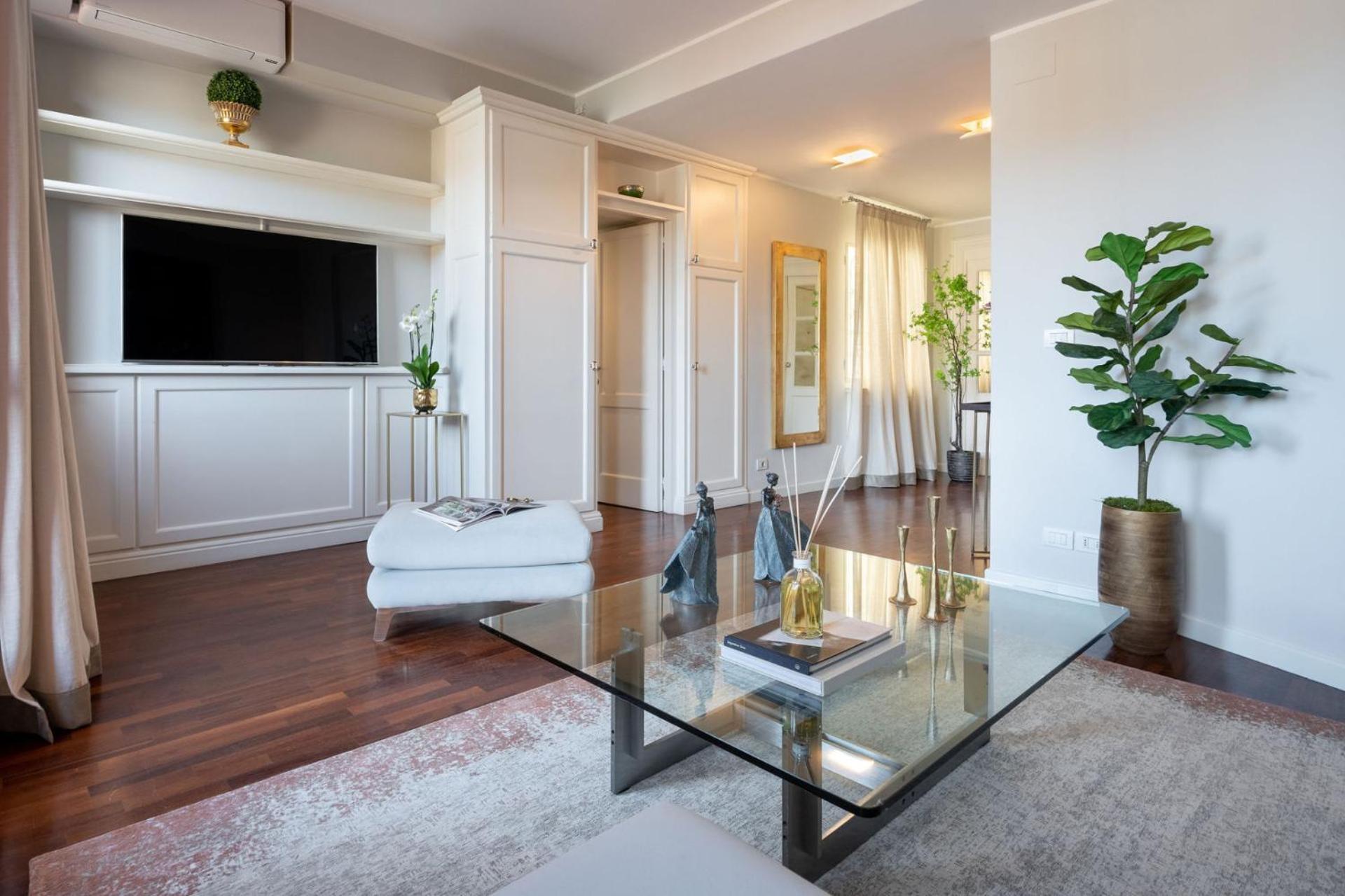 - Luxury River With Terrace Florence
