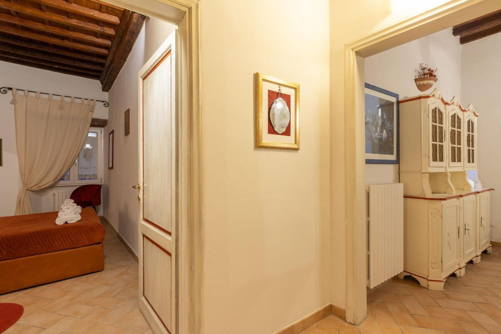 Santacroce Nest-hosted By Sweetstay Apartment *