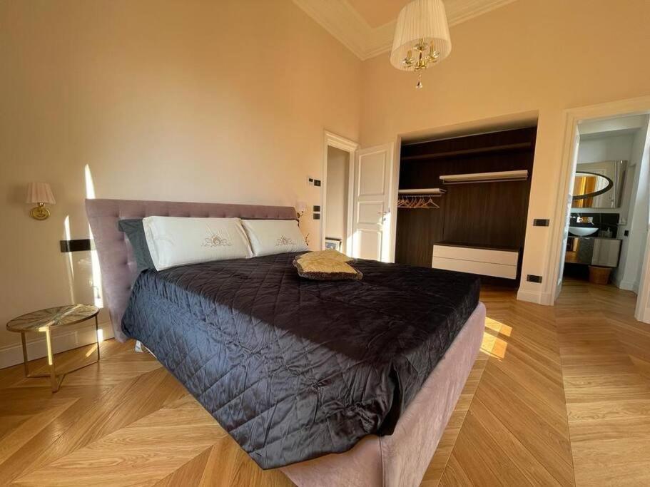 Appartement Caterina De' Medici Luxury Attic With Terrace And Parking
