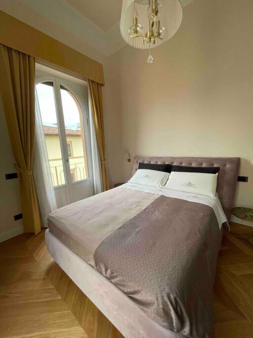 Appartement Caterina De' Medici Luxury Attic With Terrace And Parking *