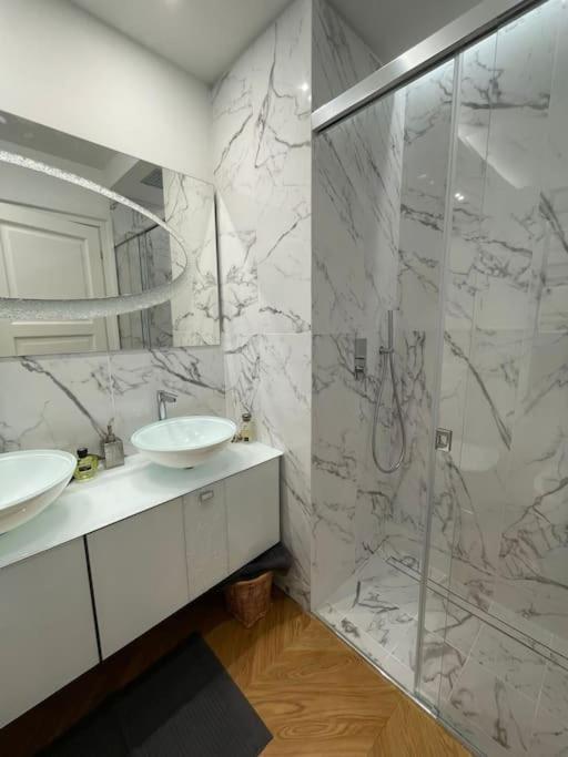 Appartement Caterina De' Medici Luxury Attic With Terrace And Parking