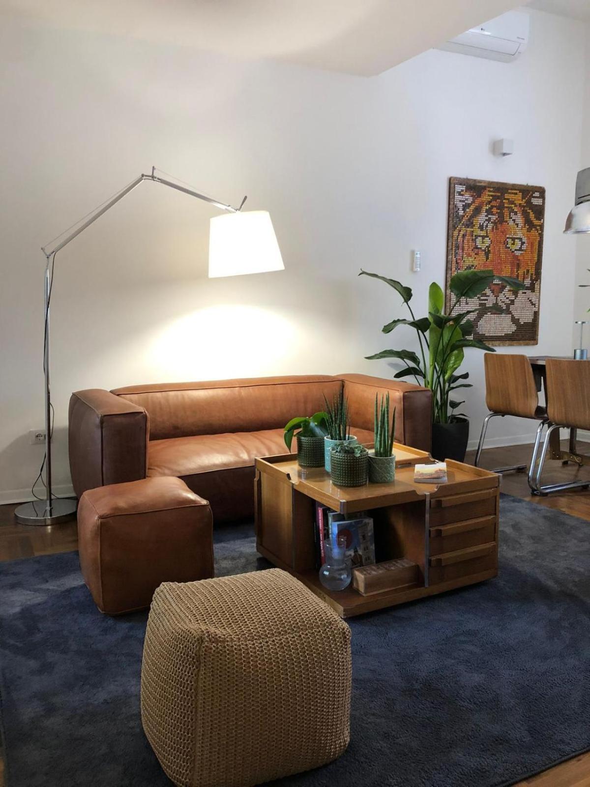 Art Apartment *