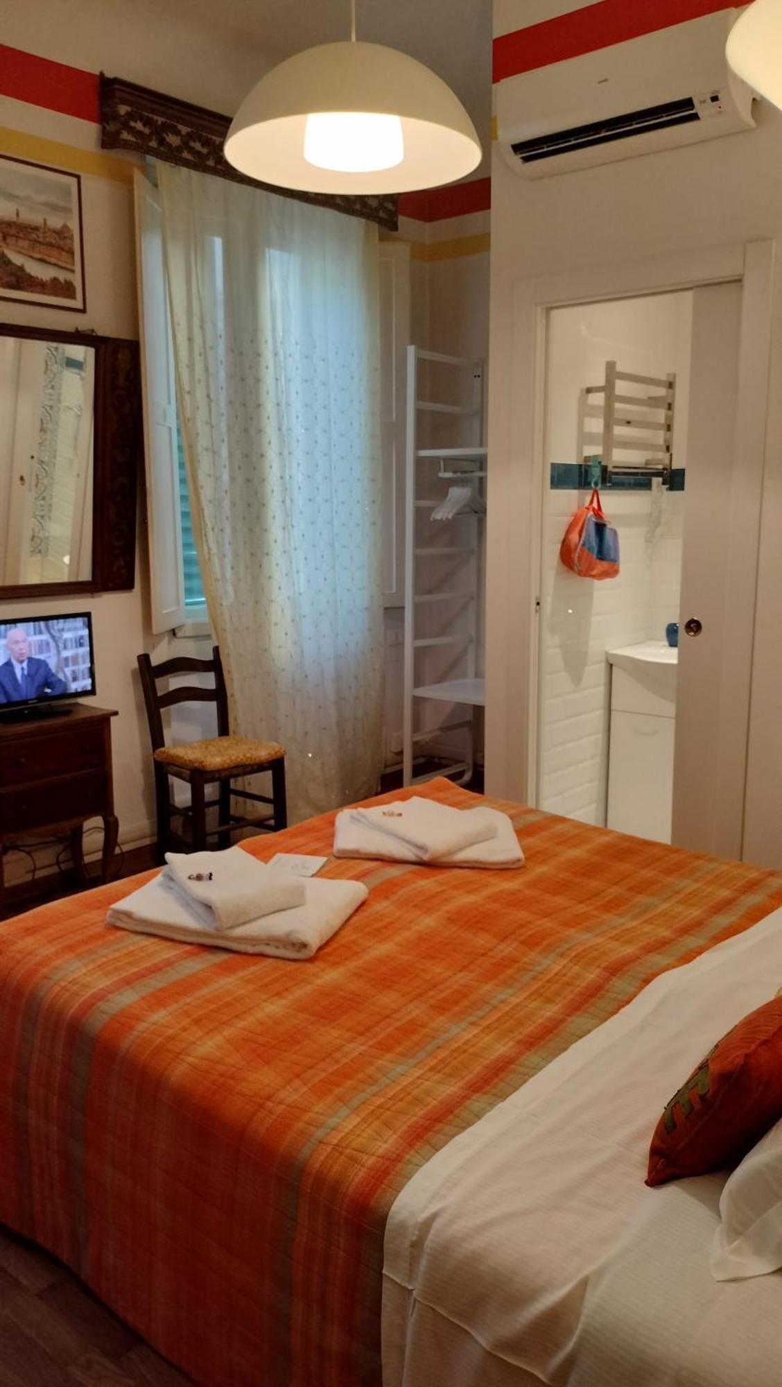 Tre Gigli A Firenze, 5 Minutes From Station, Via Palazzuolo 55 Bed & Breakfast *