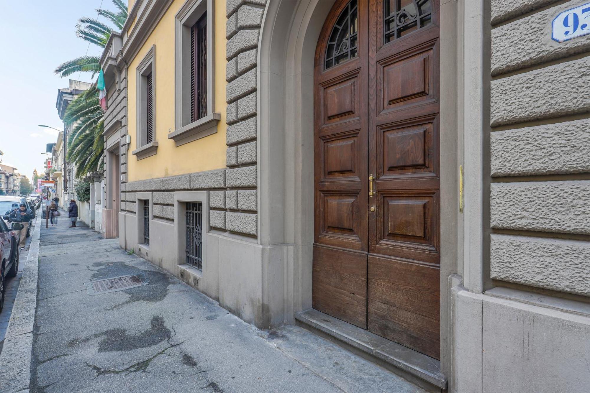 One-bedroom With Patio Apartment *