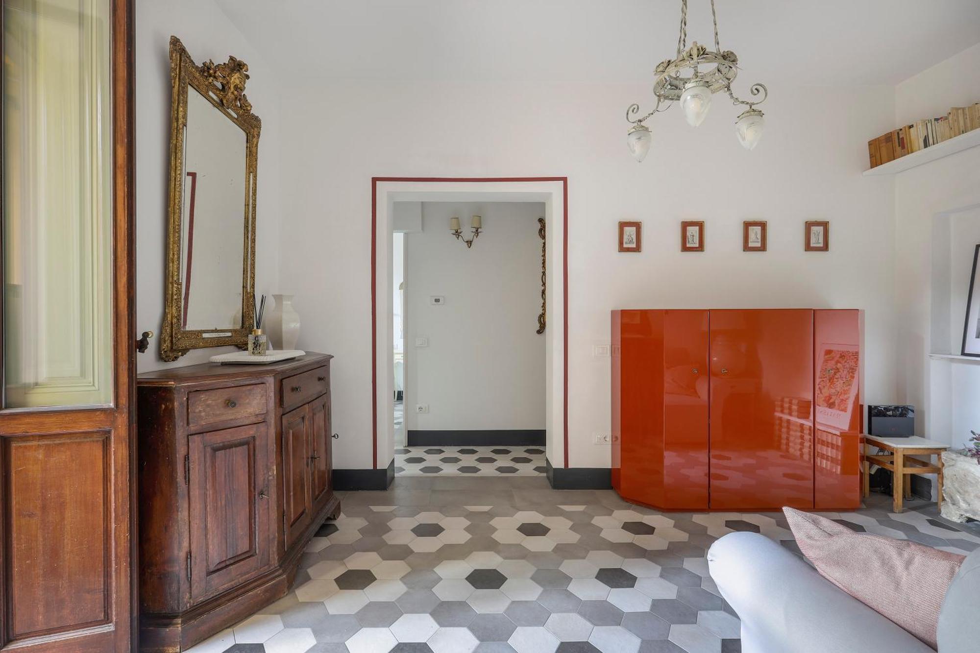 One-bedroom With Patio * Florenz