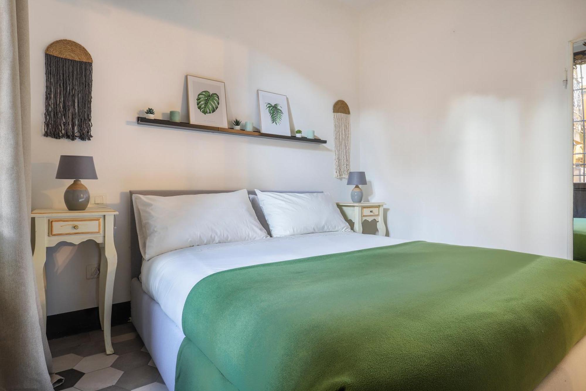 One-bedroom With Patio Apartment *