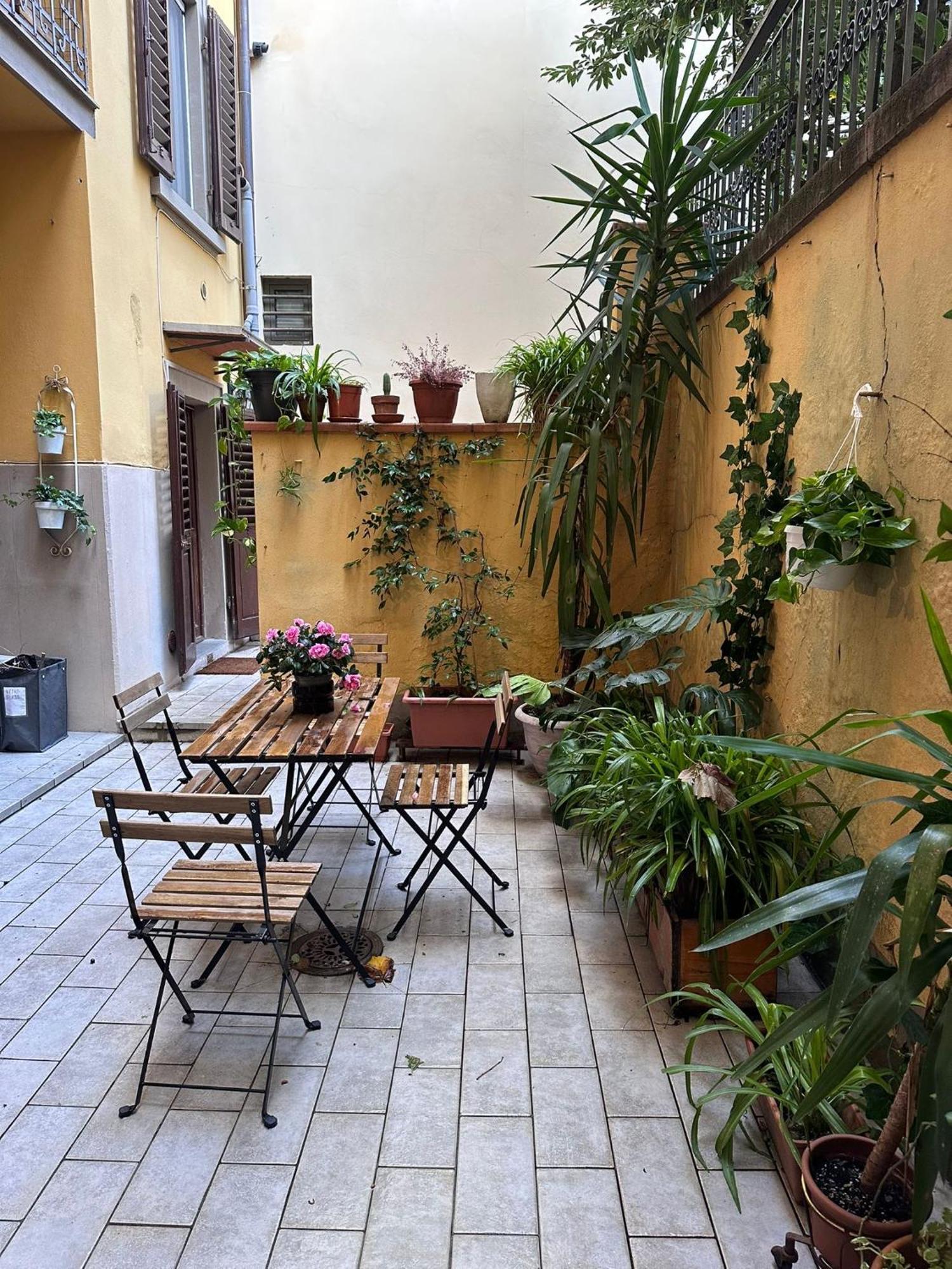 Apartment One-bedroom With Patio *
