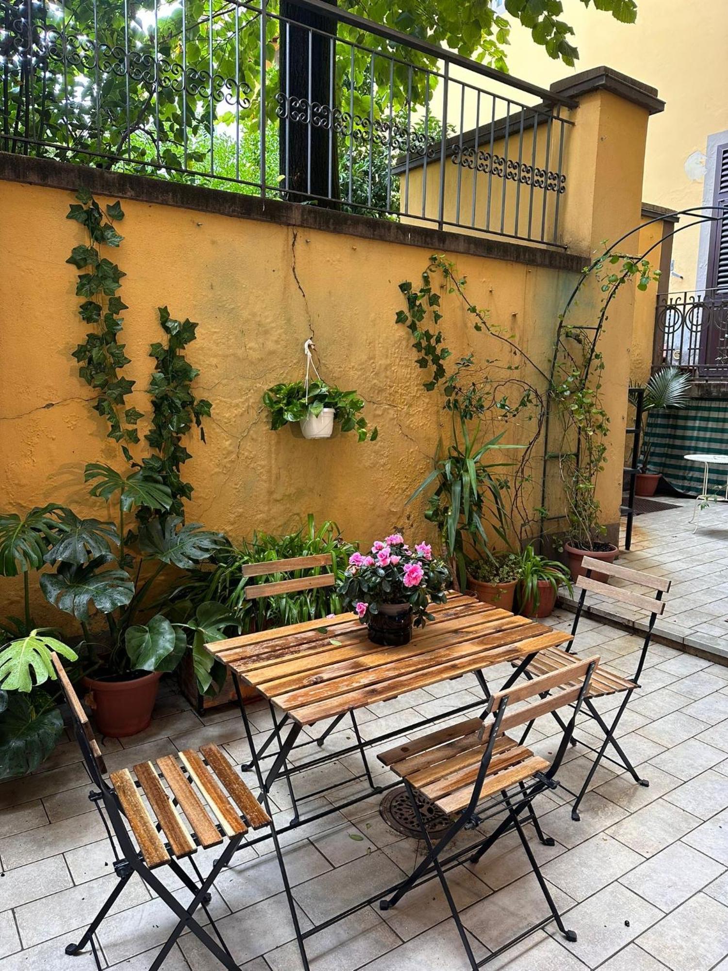 Apartment One-bedroom With Patio