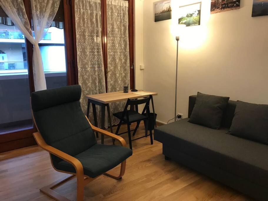 Easy - 50mt Tram T2 Apartment *