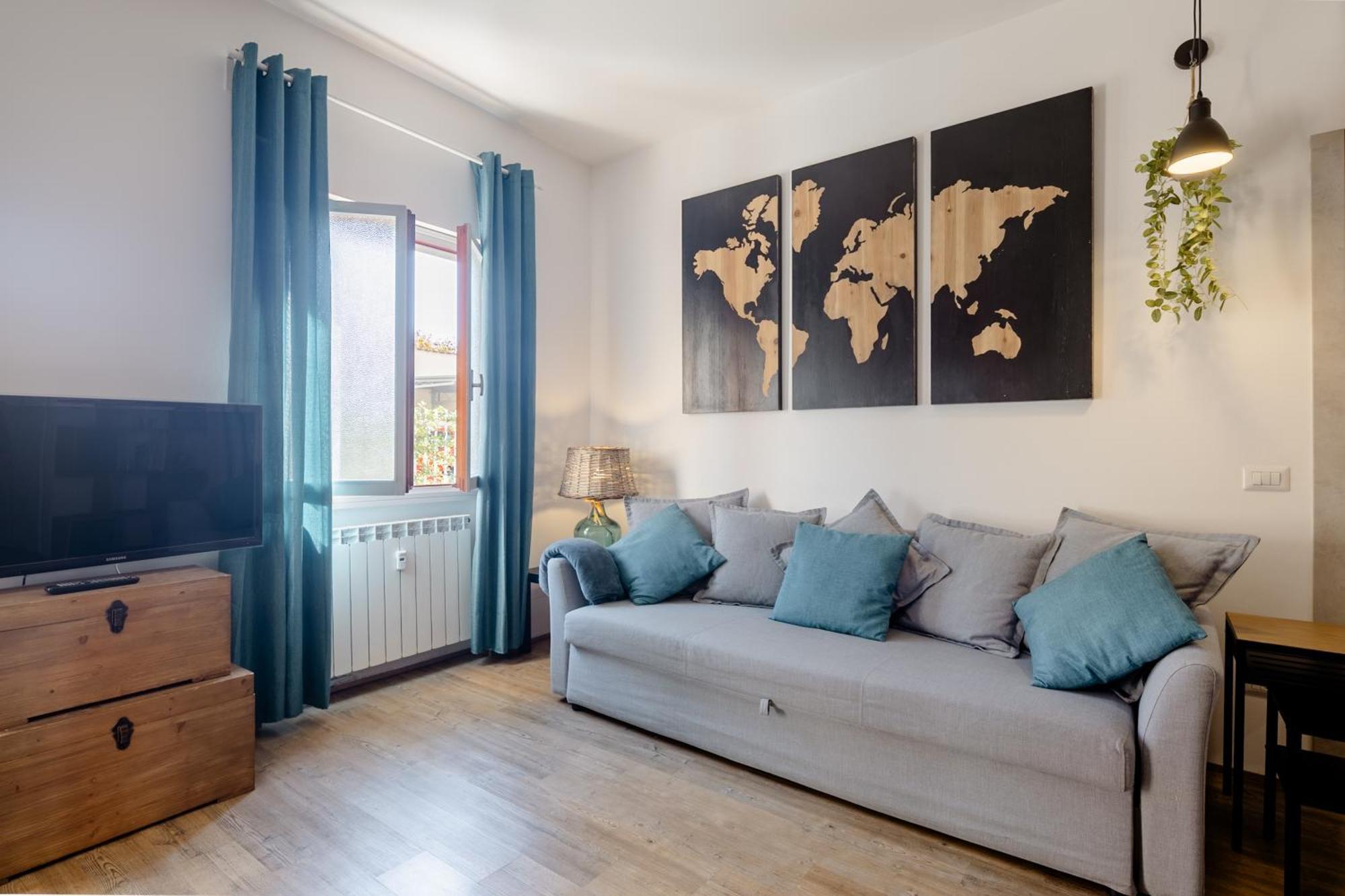 Open The Classic Wooden Shutters At A Cozy Nest Apartment Florenz