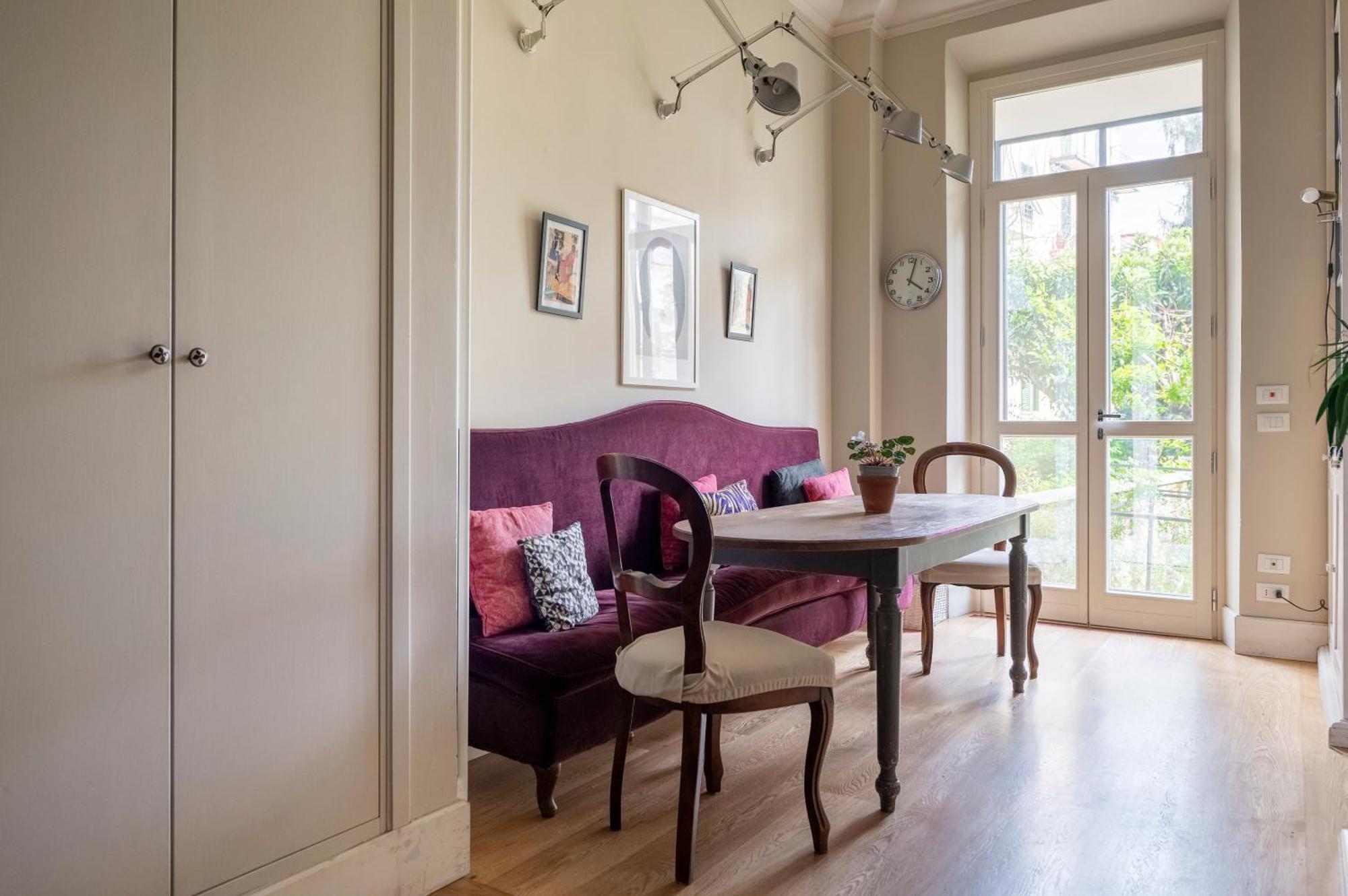 Boutique With Private And Garden Oasis Apartment