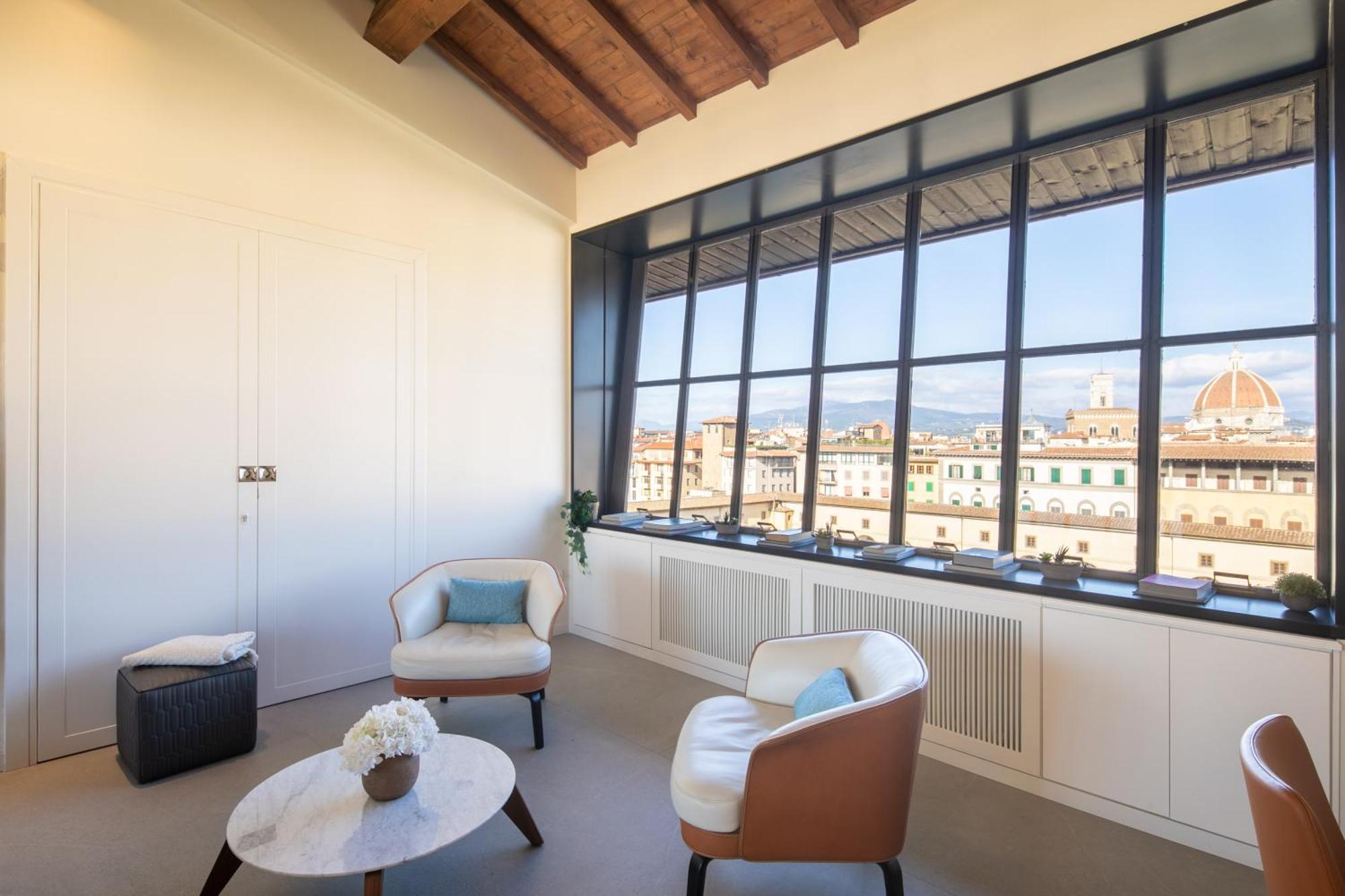 Apartment Attico Ponte Vecchio Vista Duomo+parking+terrazzo Florenz