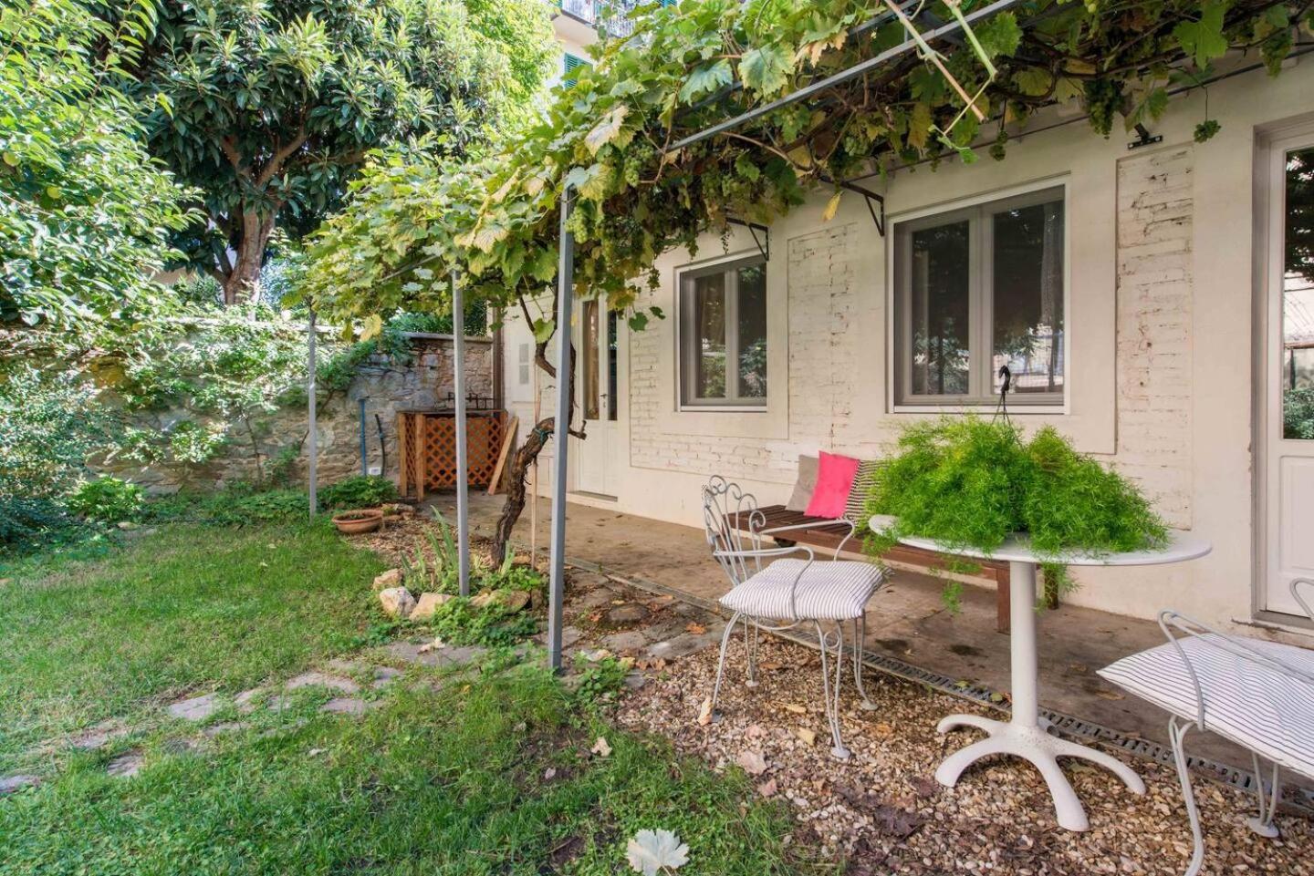 Boutique With Private And Garden Oasis Apartment Florenz
