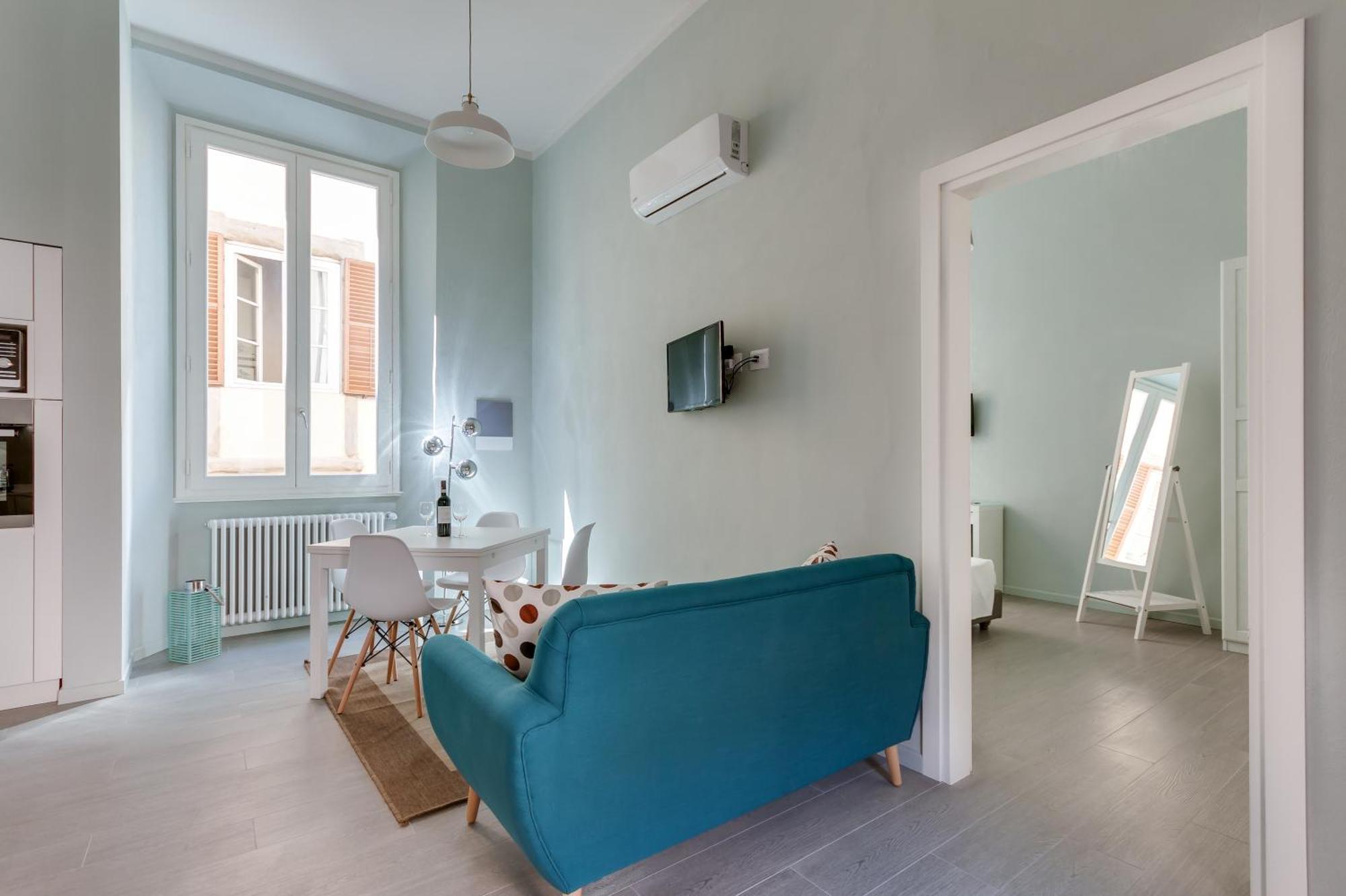 Florence-taddea Terrace Apartment