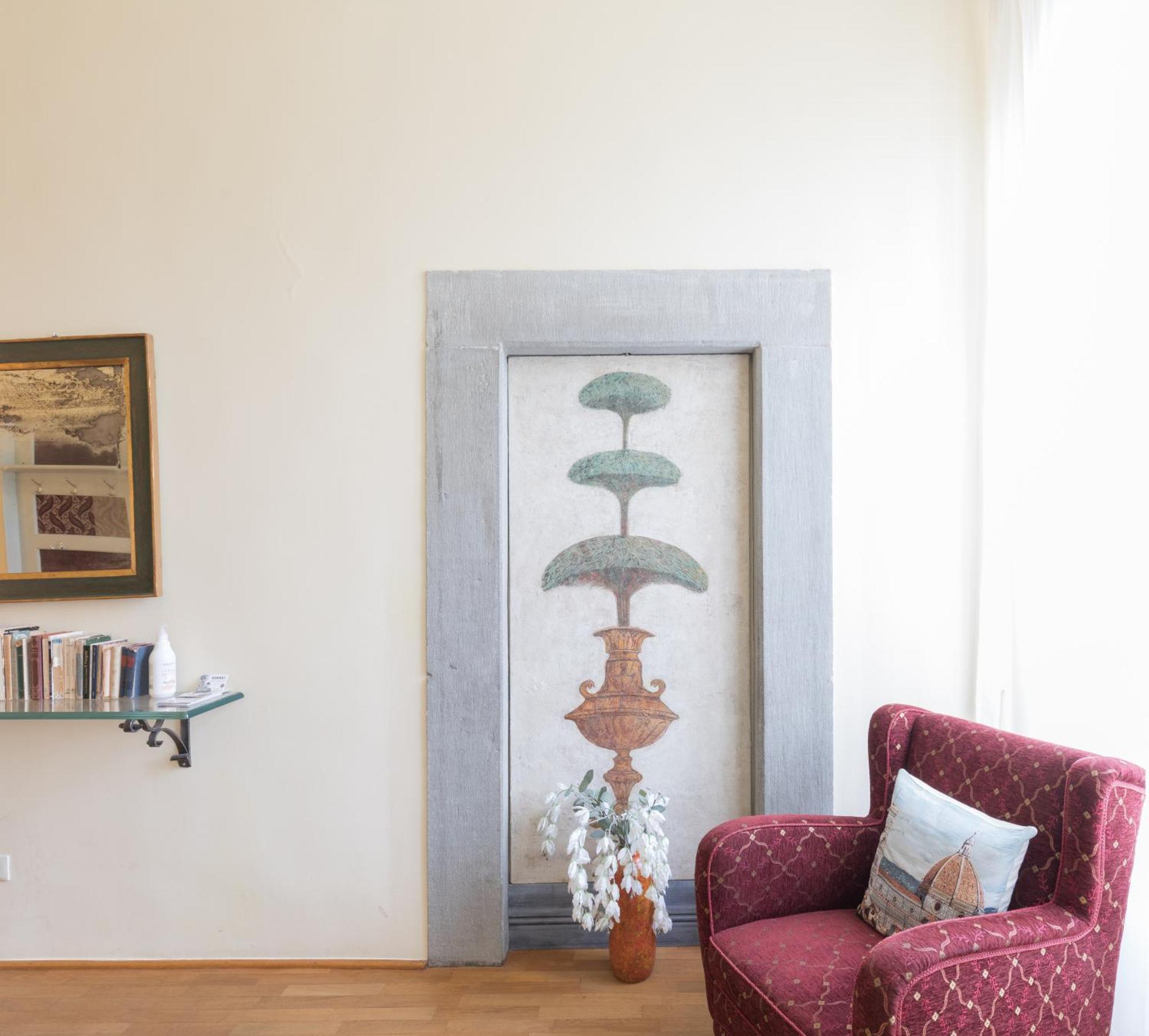 A Touch Of History, In Santa Reparata Apartment Florence