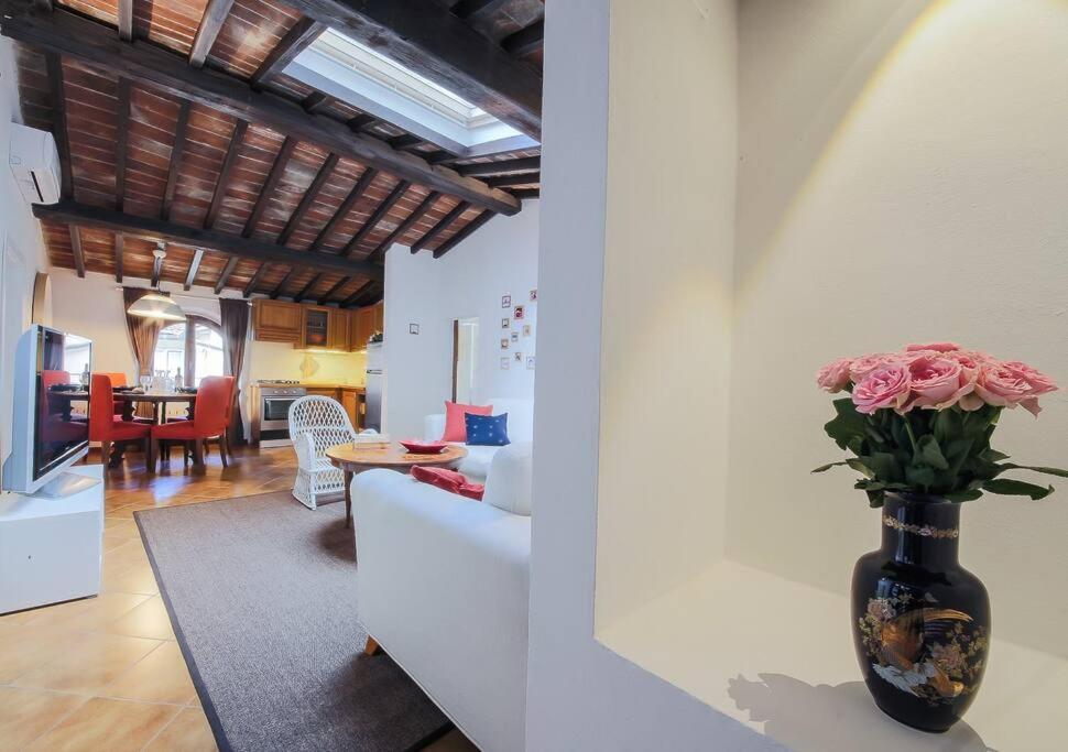 Appartement Santa Croce At Your Fingertips. Florence