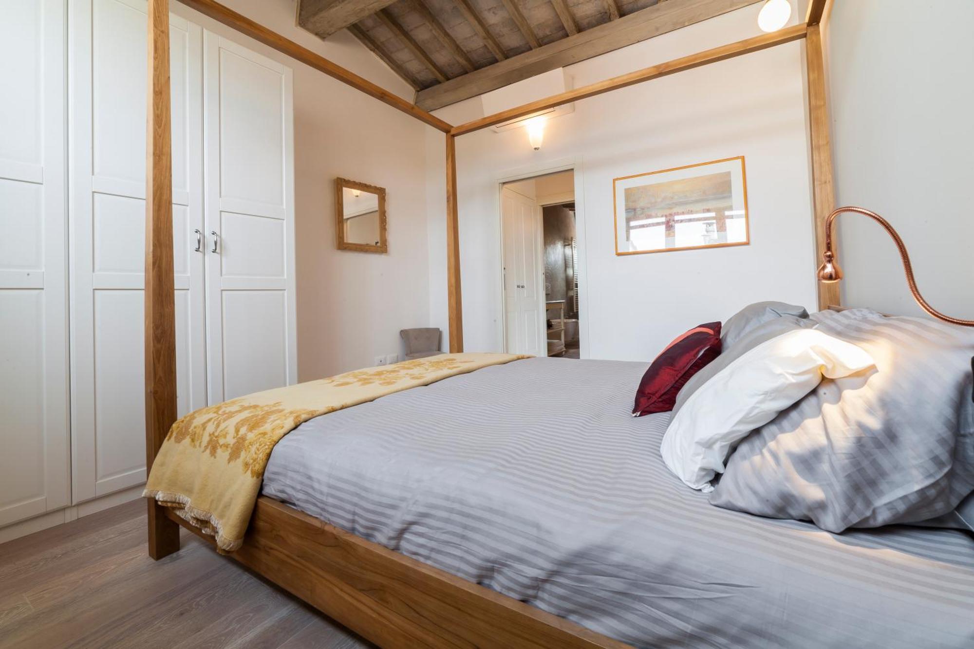 Top-floor Flat Close To Arno Apartment *