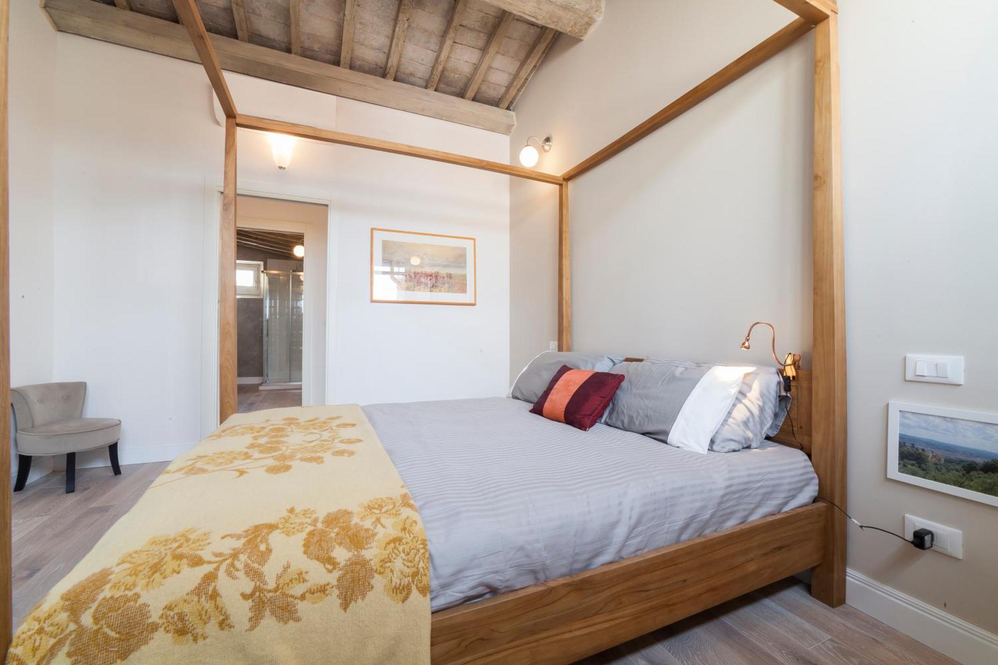 Apartment Top-floor Flat Close To Arno