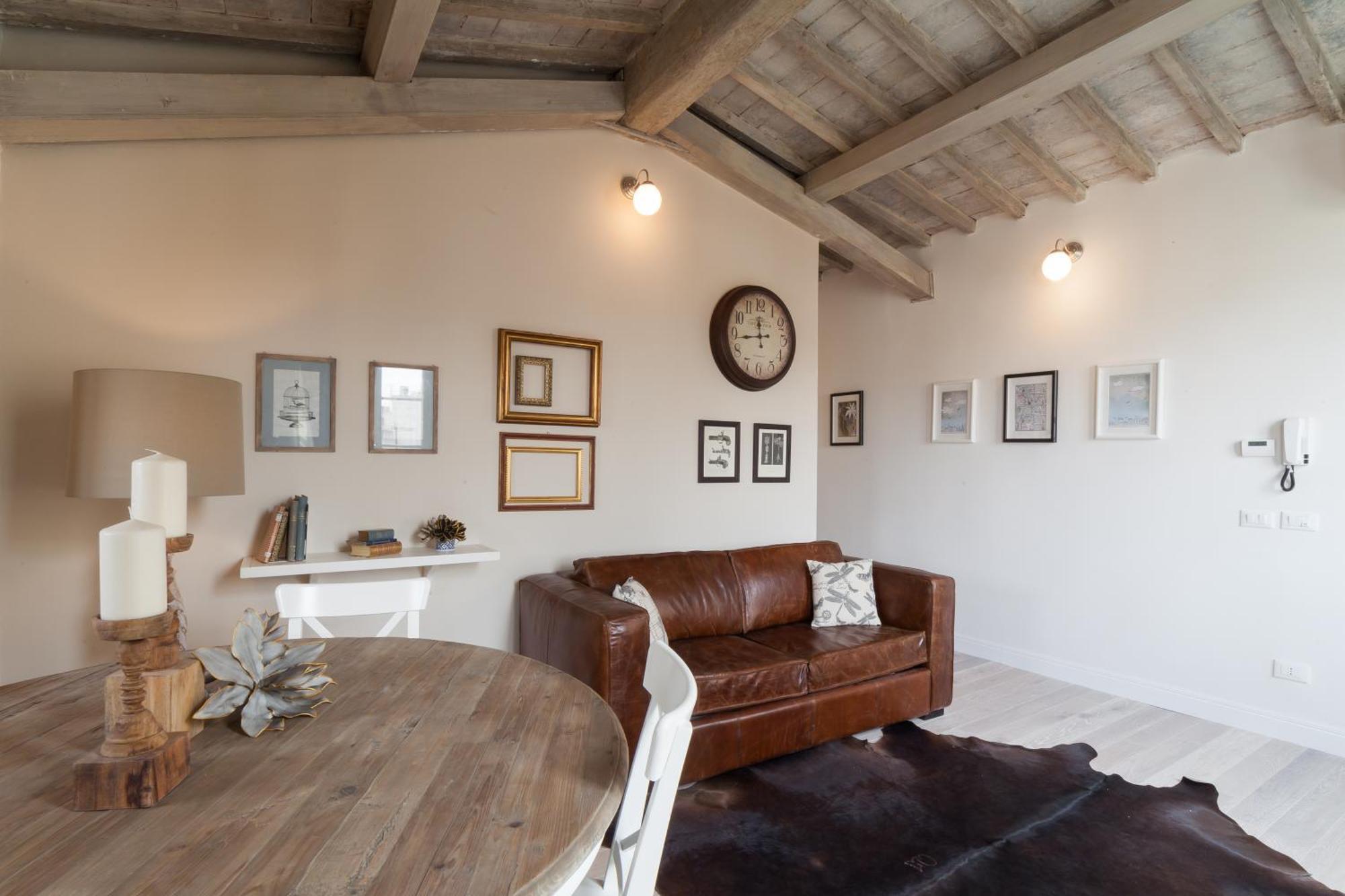 Top-floor Flat Close To Arno Apartment Florence