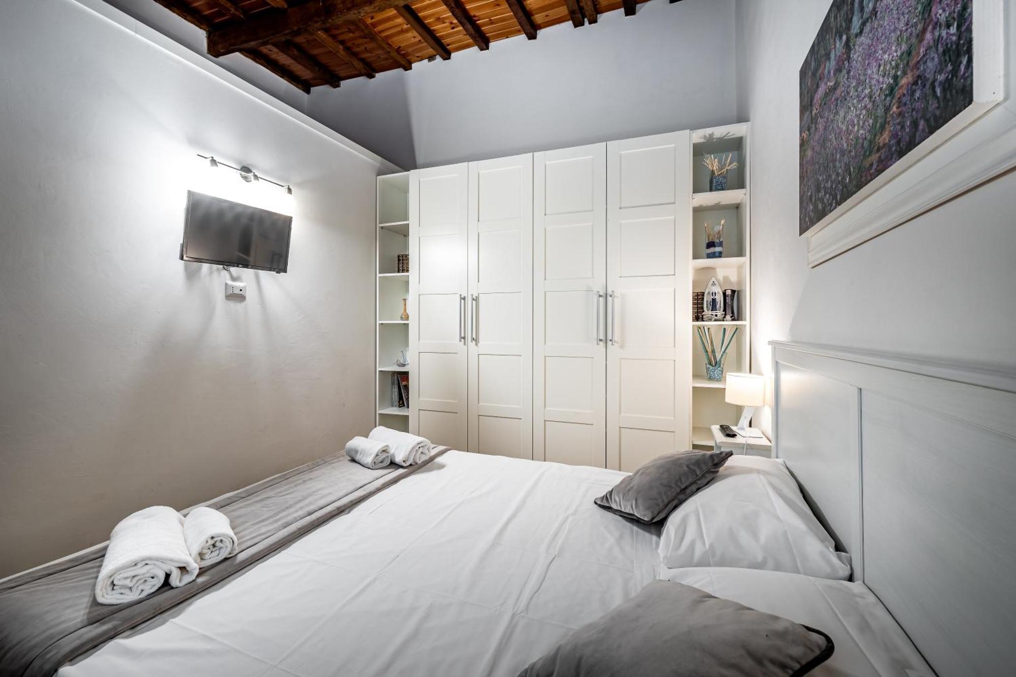 Roommo Beccaria Florence