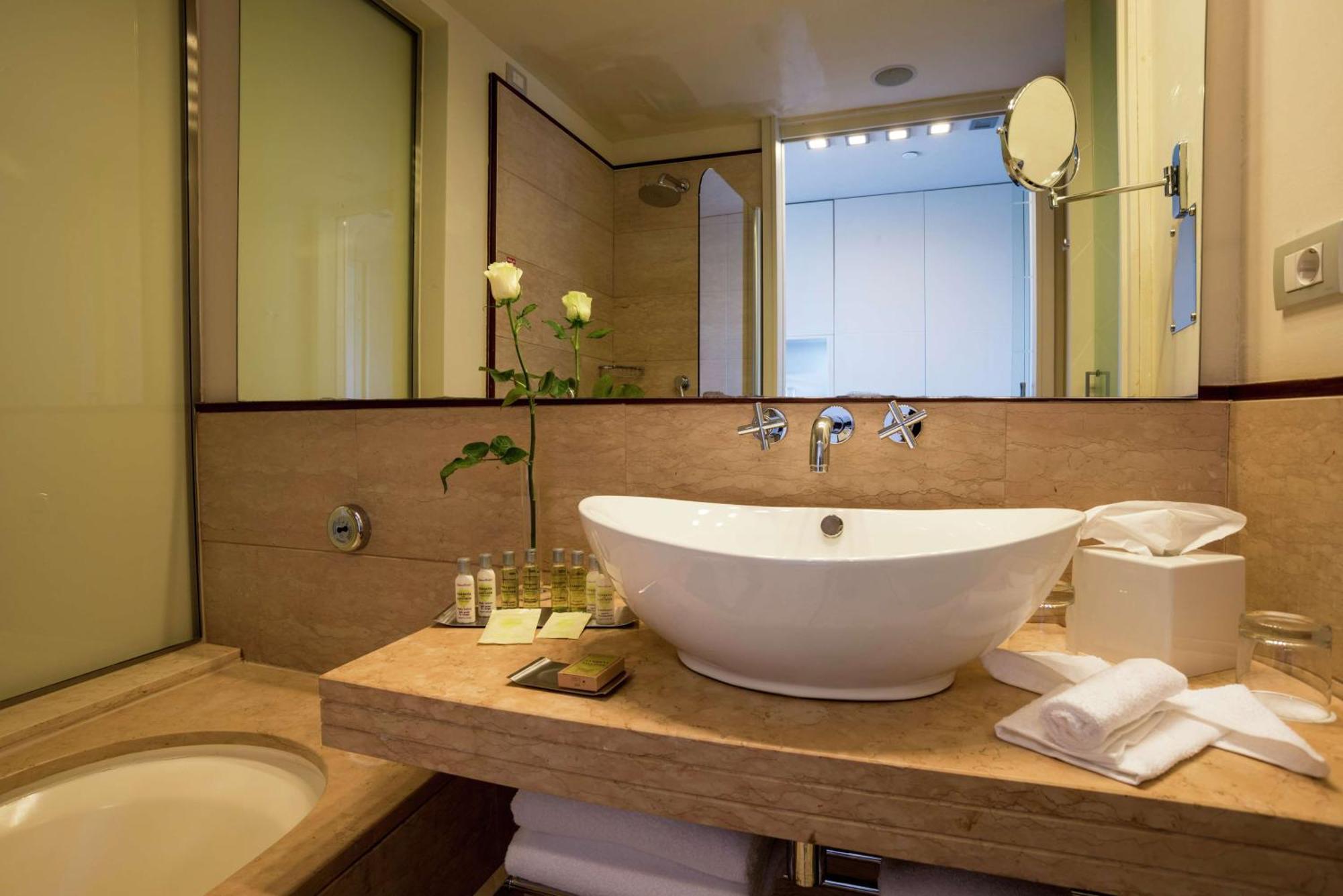 Hilton Metropole Hotel 4*