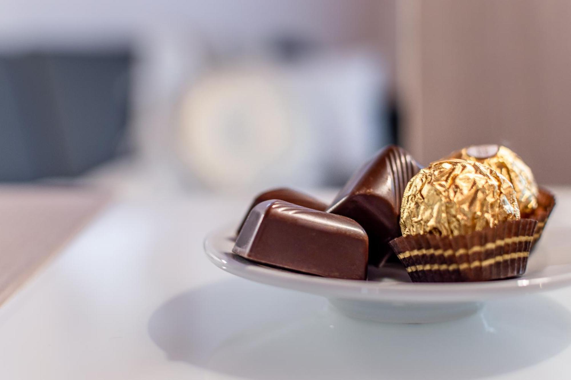Chocolate Apartment *