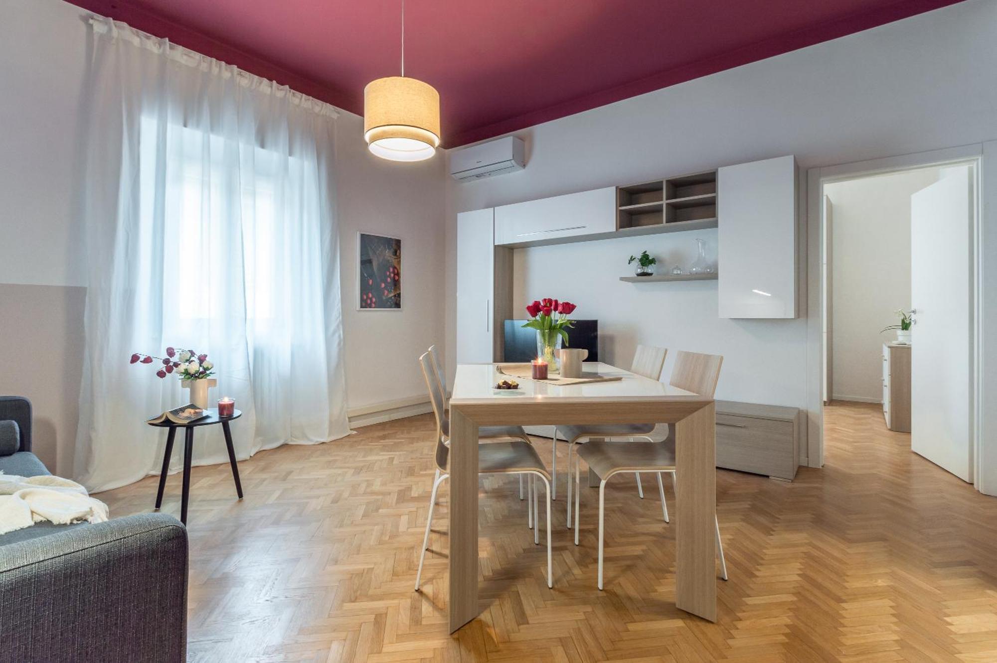 Chocolate Apartment *