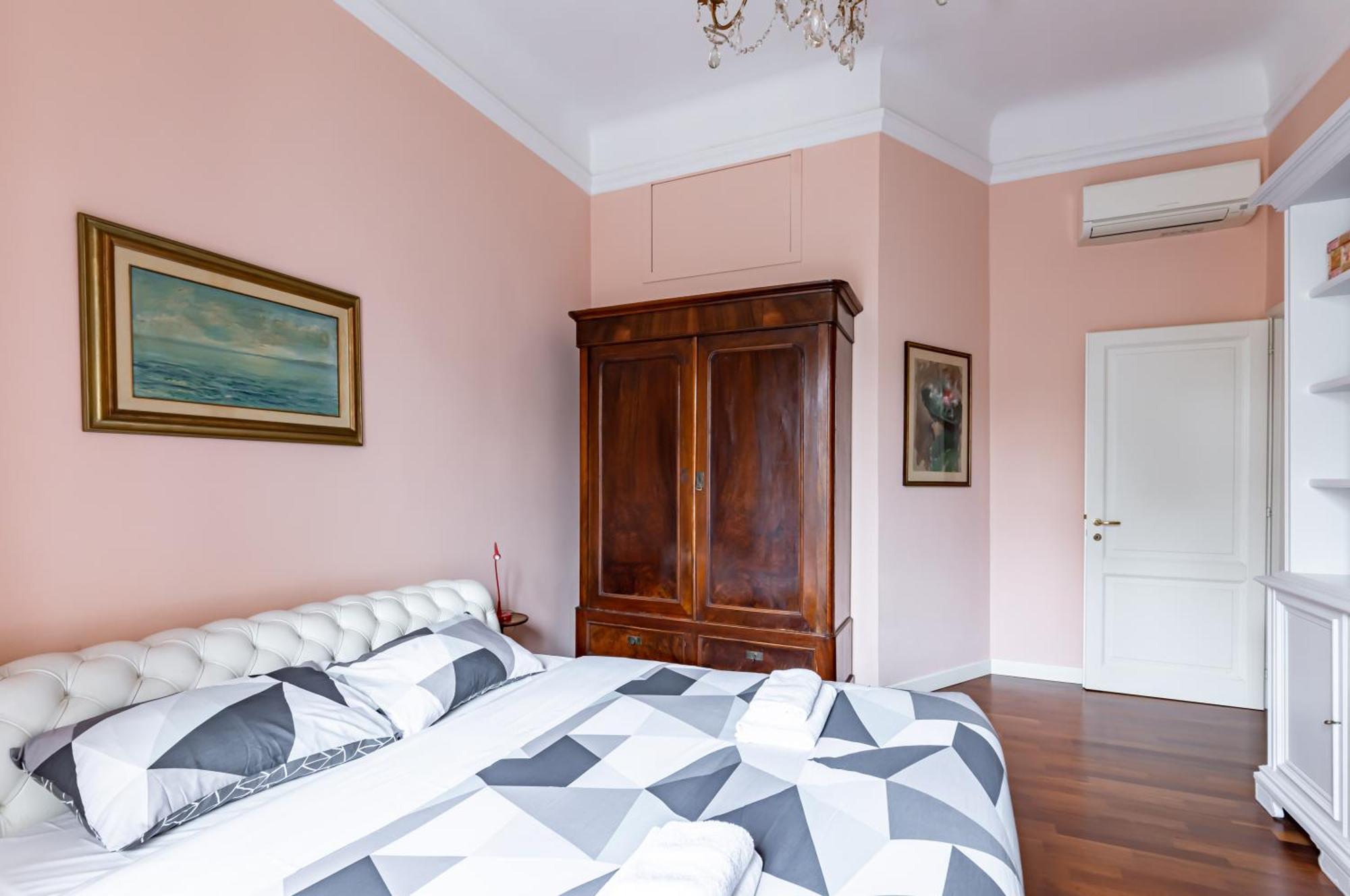 Stibbert & Statuto Elegant Flat With Balcony Appartement *