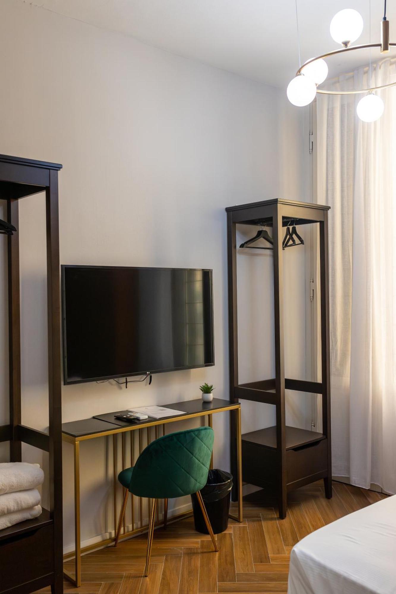 Eleven Guest house *