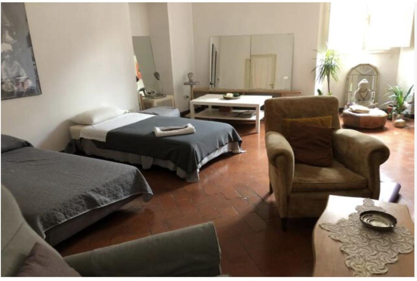 Large In Antique Building In Santo Spirito Homestay
