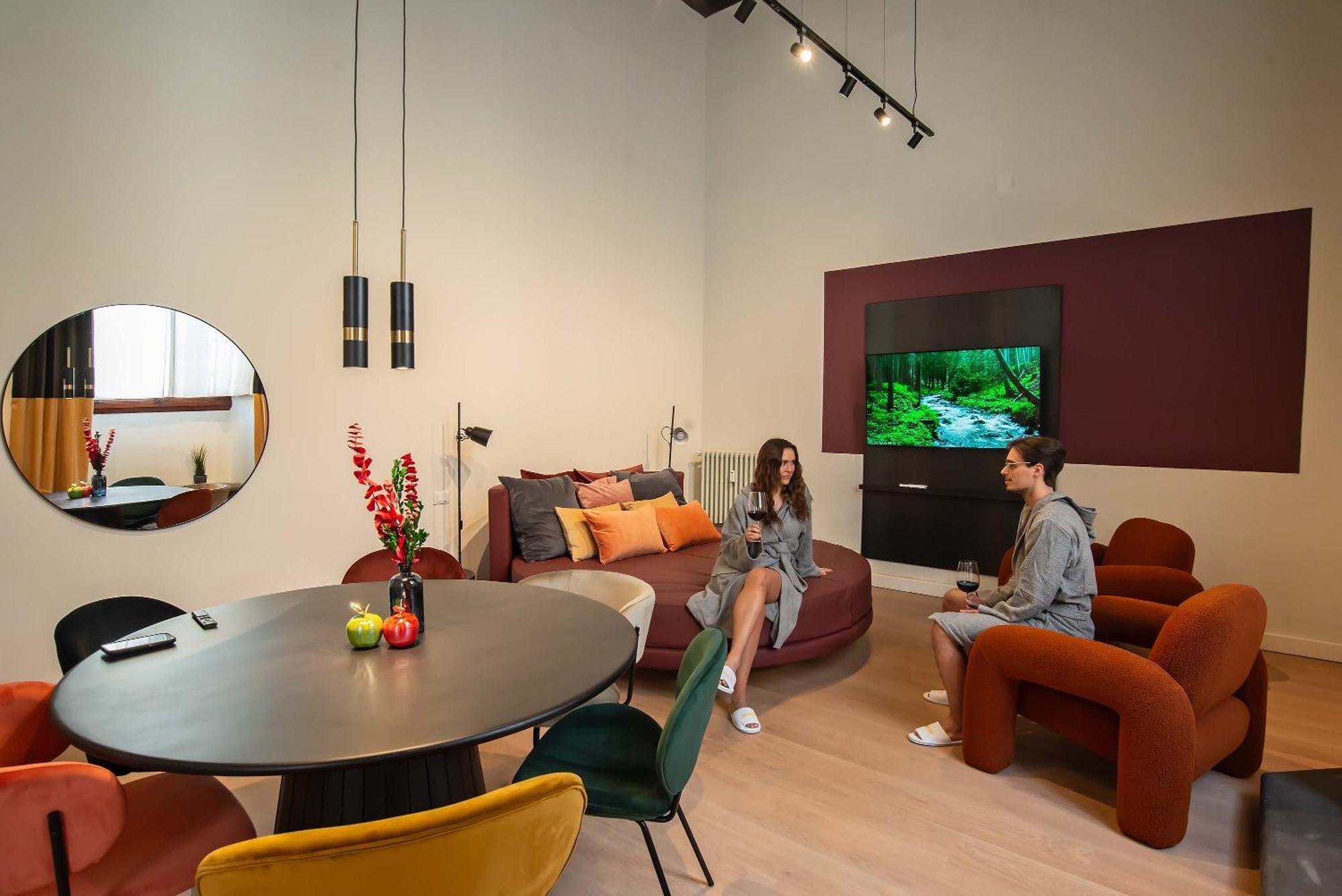Mdr Crystal Apartment