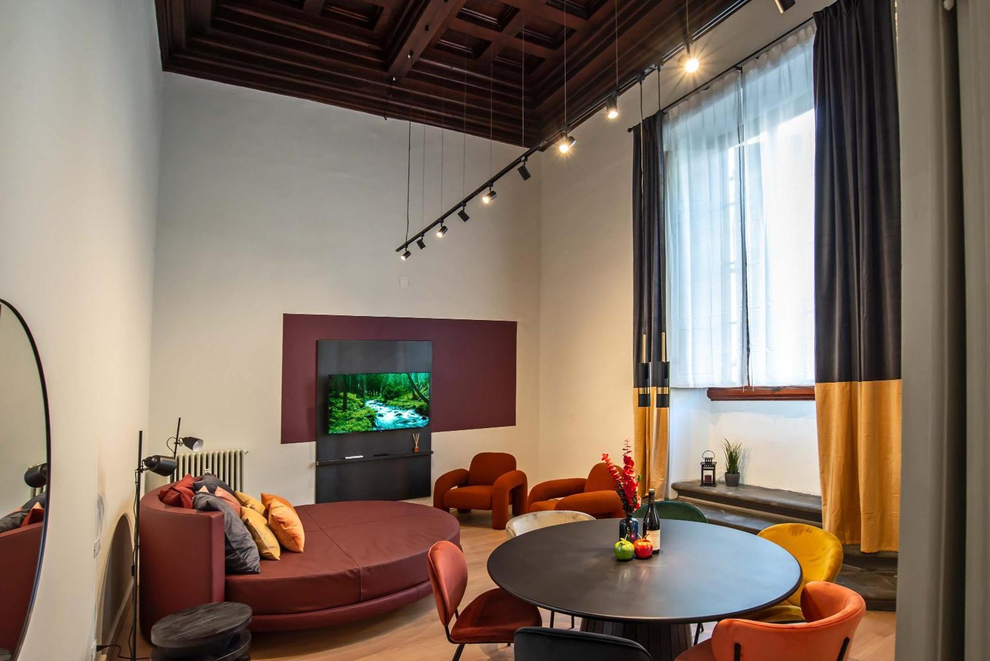 Mdr Crystal Apartment *