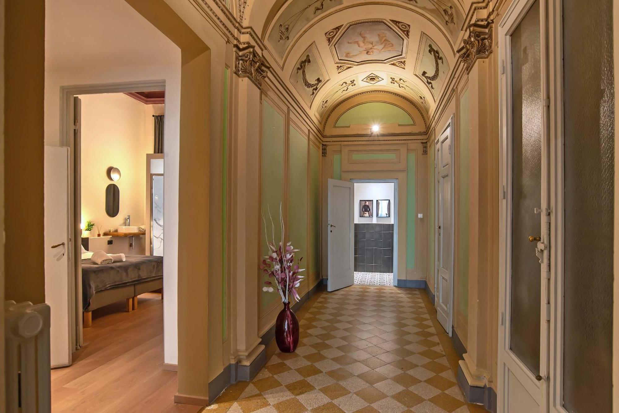 Apartment Mdr Crystal