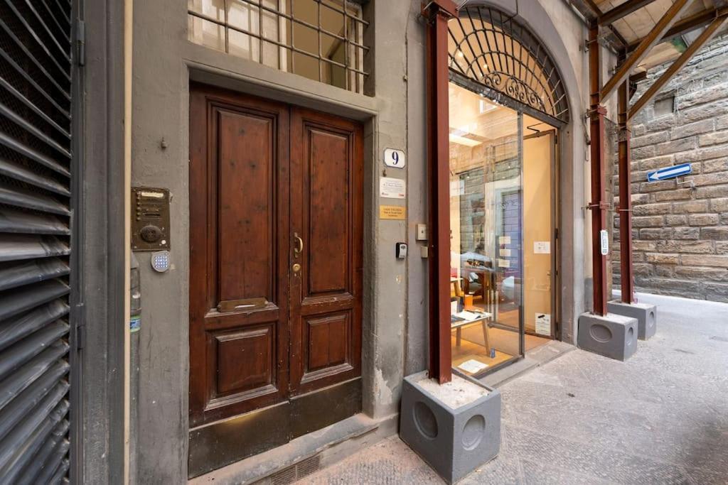 Keys Of Italy - Corsob 9 - Florentine Close To Palazzo Vecchio Florence
