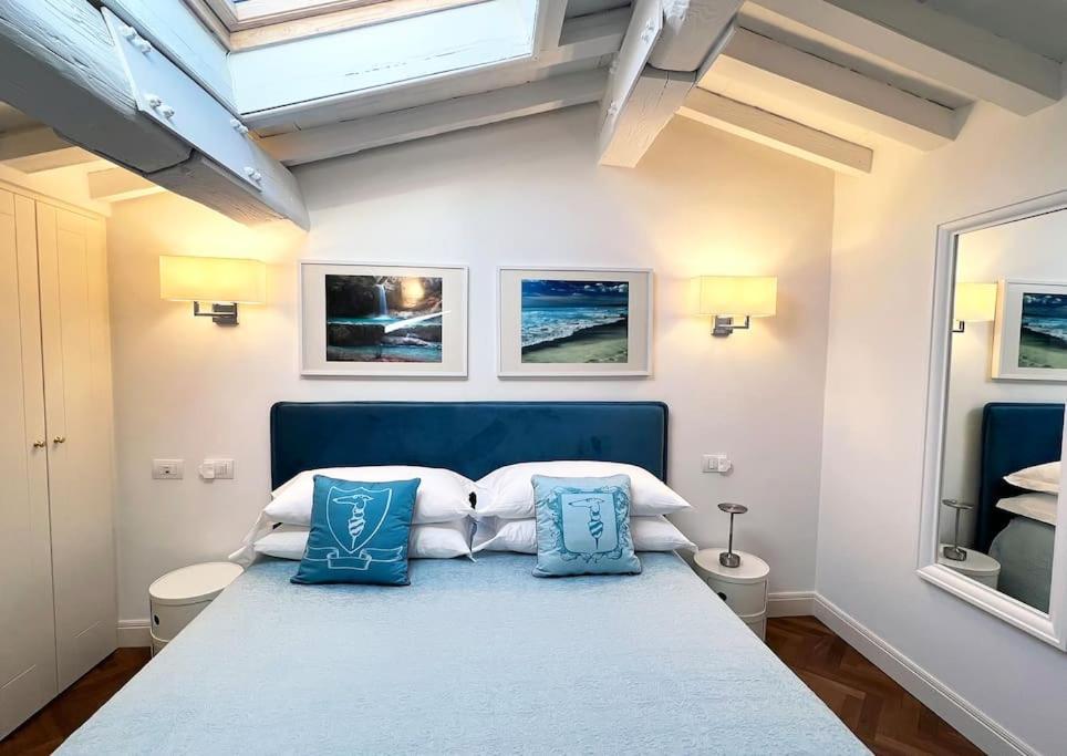 Charming Penthouse Near Duomo Appartement *