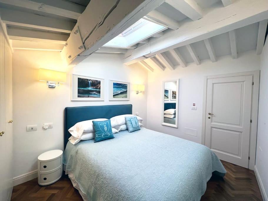 Charming Penthouse Near Duomo * Florence