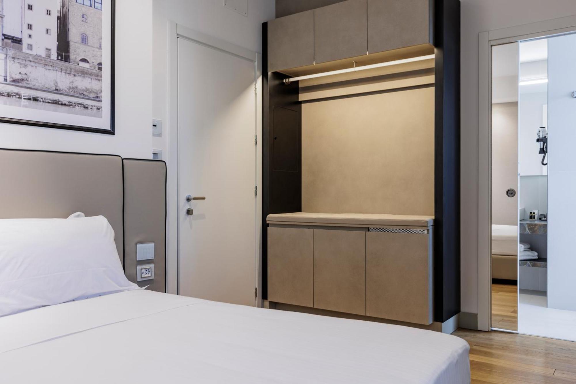 Hotel Mh &
