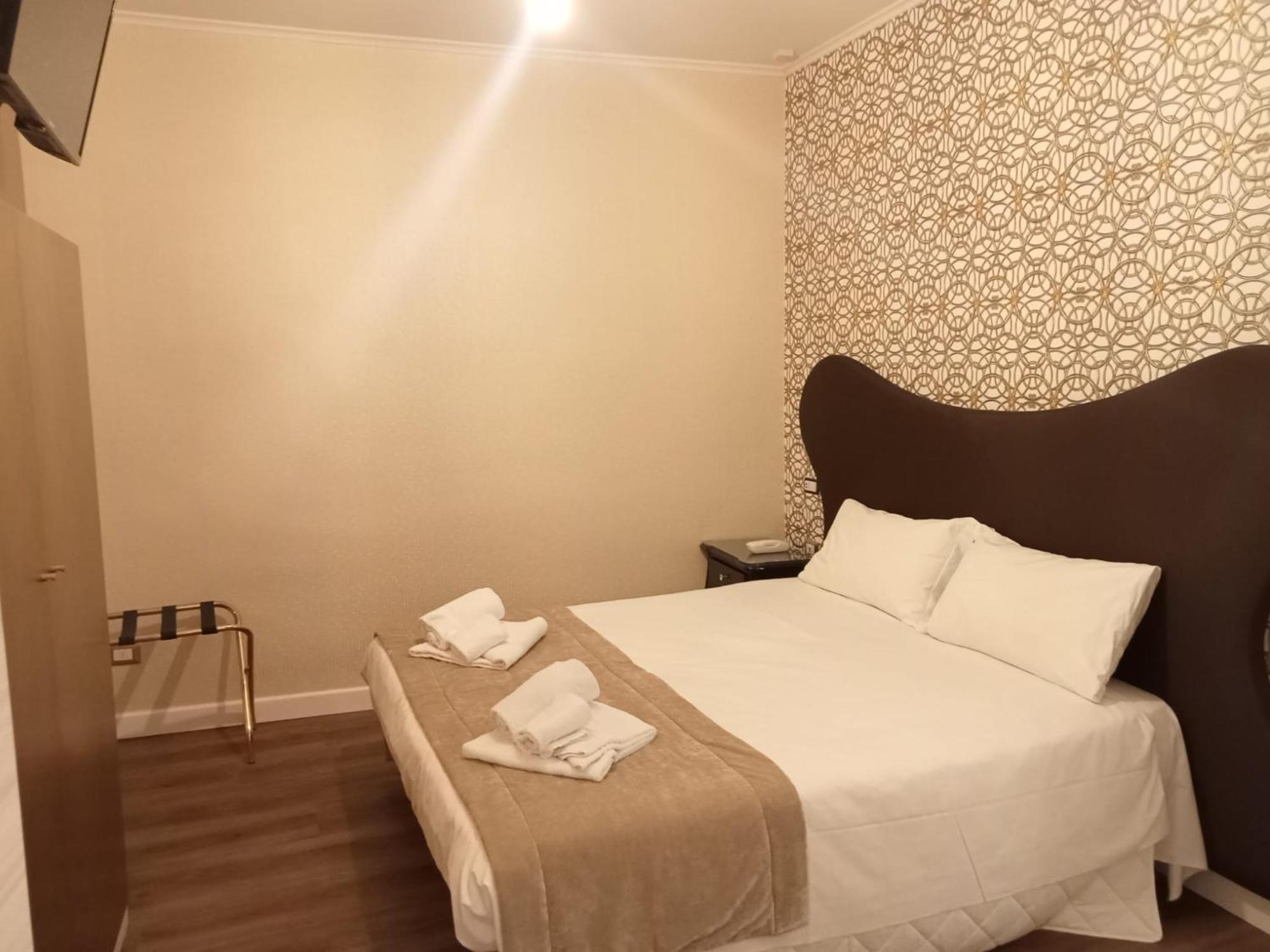 Hotel Montreal 3*