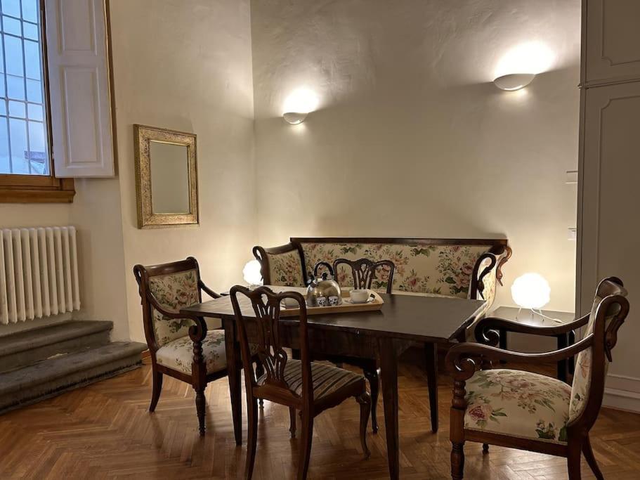 Residenza Storica In Palazzo Bruciato Appartamento