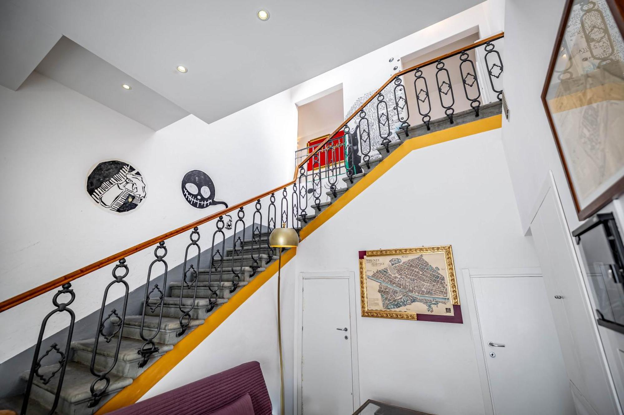 Yid Leonardo Apartment